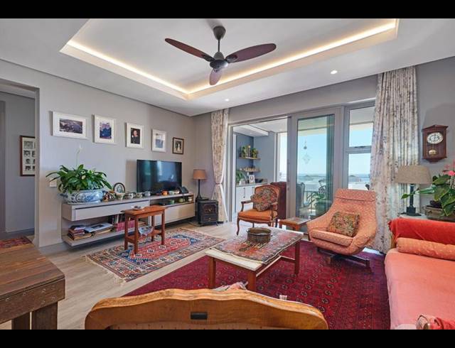 2 BEDROOM APARTMENT FOR SALE IN SIMONSTOWN